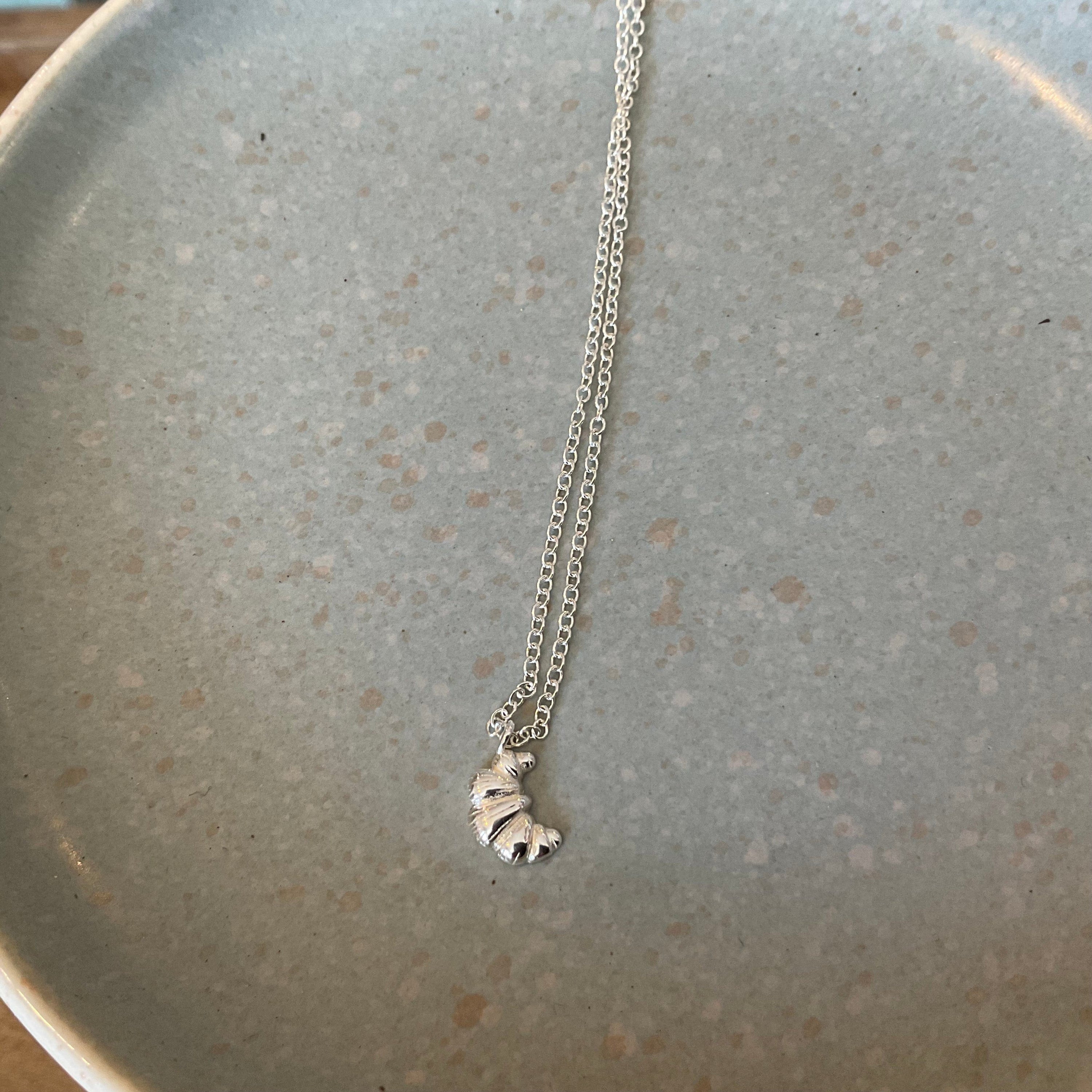 Croissant necklace Silver LittleLintons