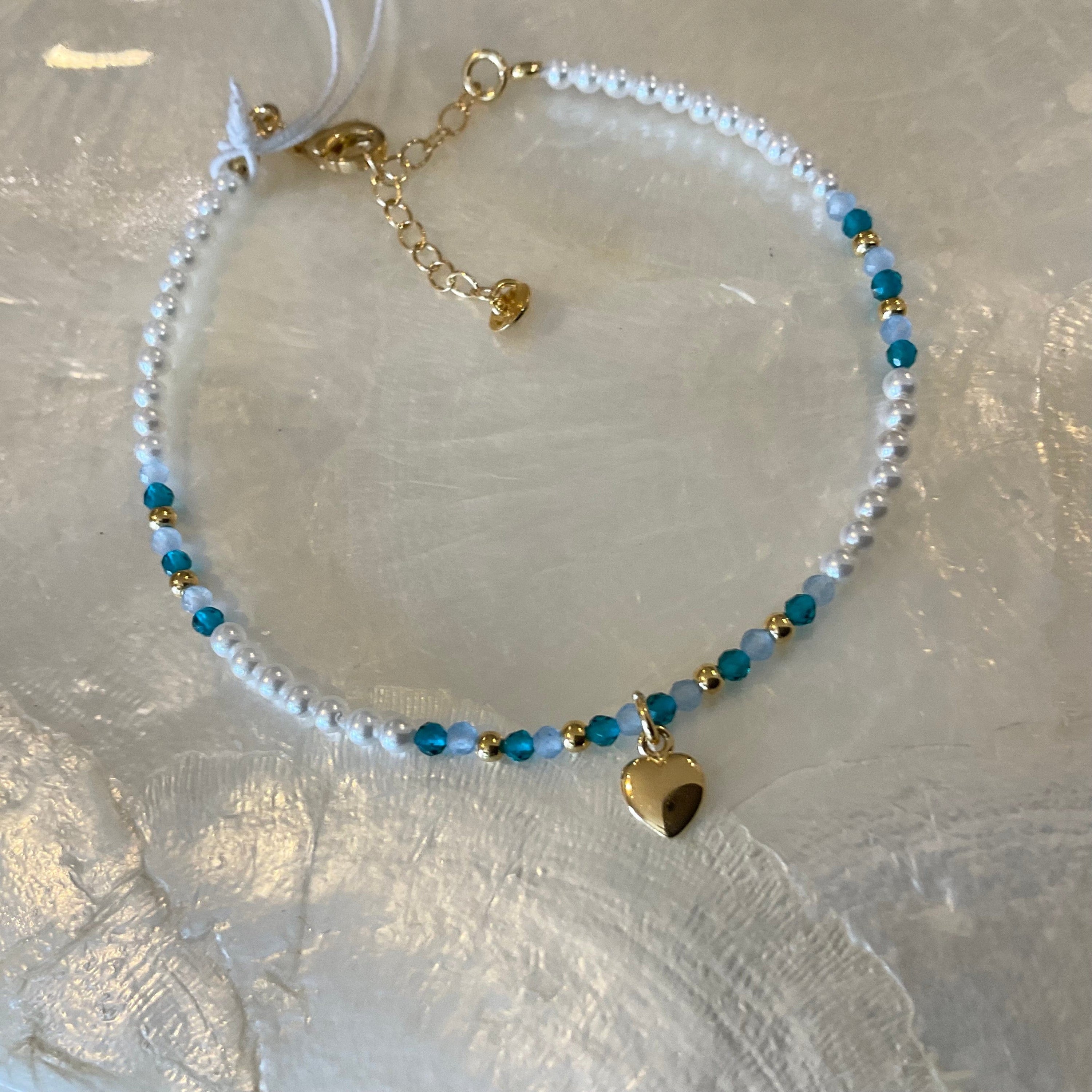 Pearl & heart bracelet Blue gold LittleLintons