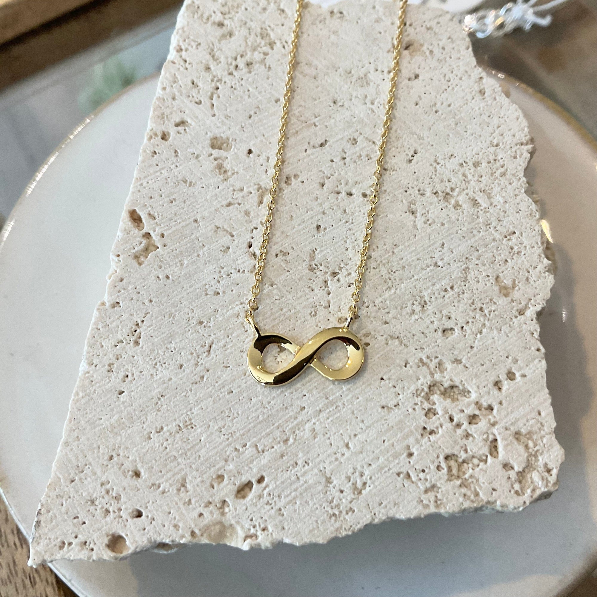 Infinity necklace Gold LittleLintons