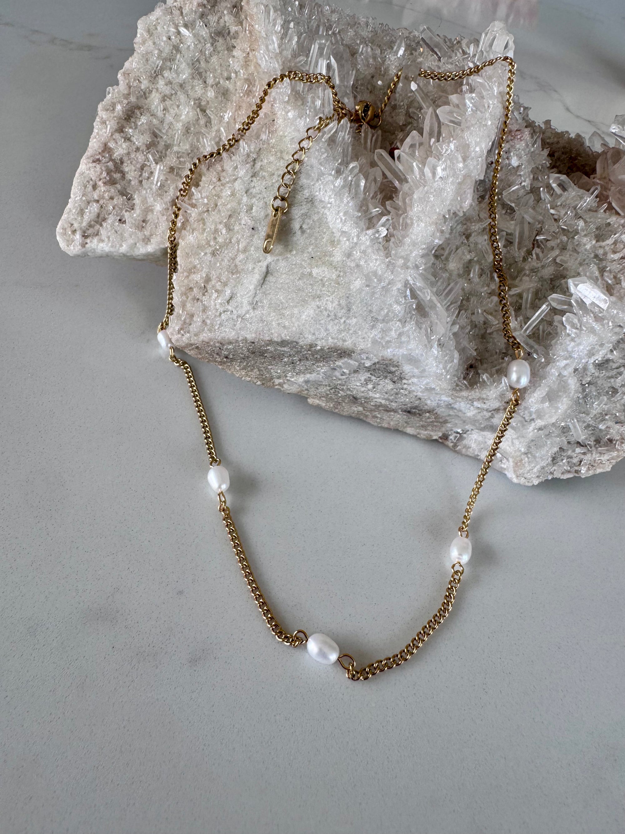Halo Pearl chain Innerbloom