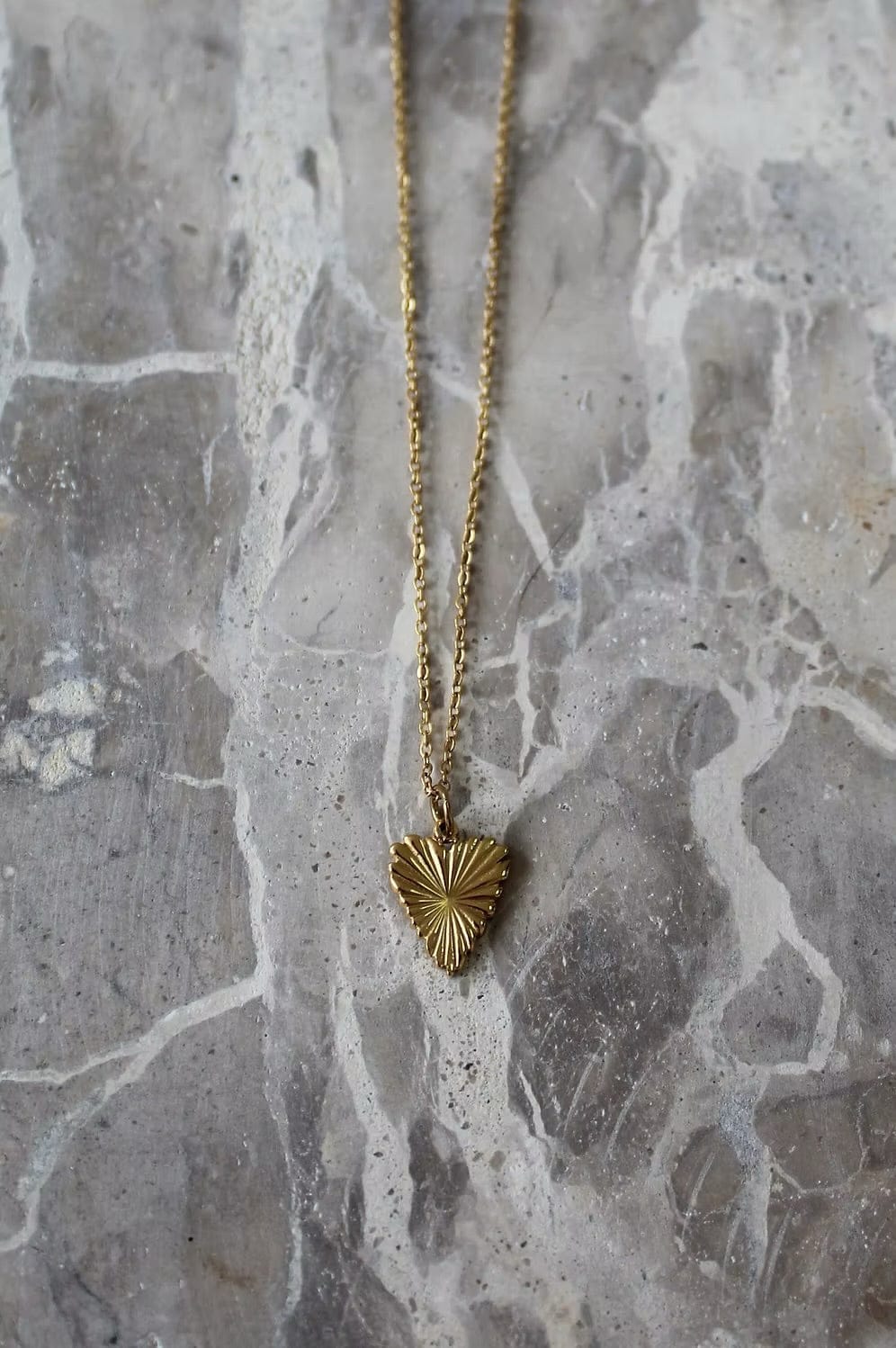 Deco heart necklace LittleLintons