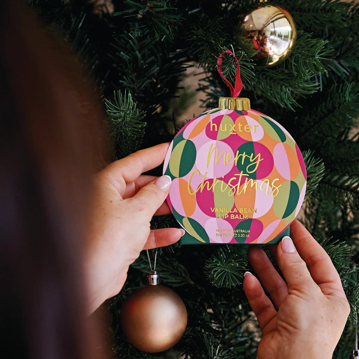 Huxter Christmas lip hanger LittleLintons