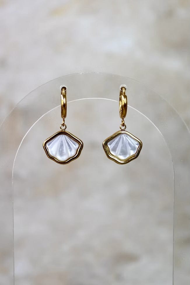 Pearly shell Huggies LittleLintons