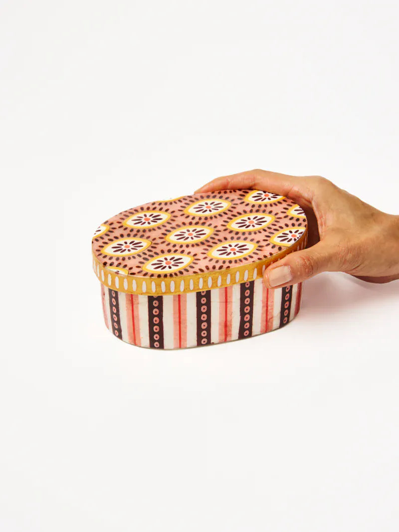 Samira pink eyes box LittleLintons