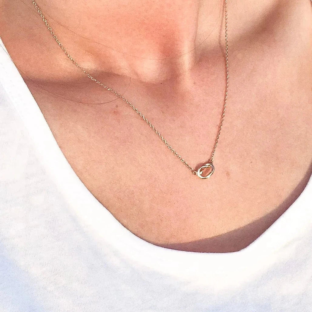 Simple knot necklace LittleLintons