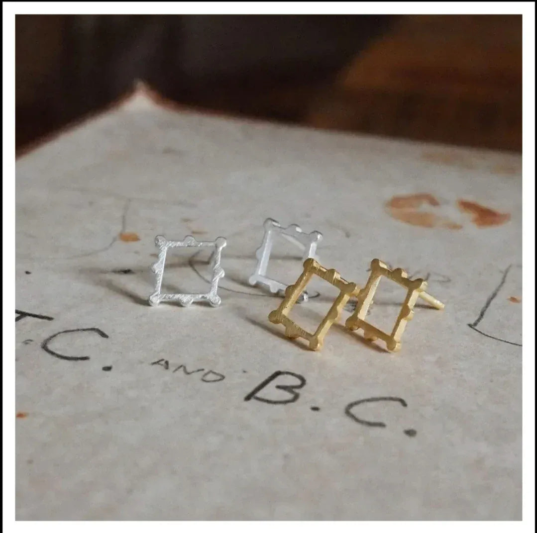 Paird  Pharoah studs Paird