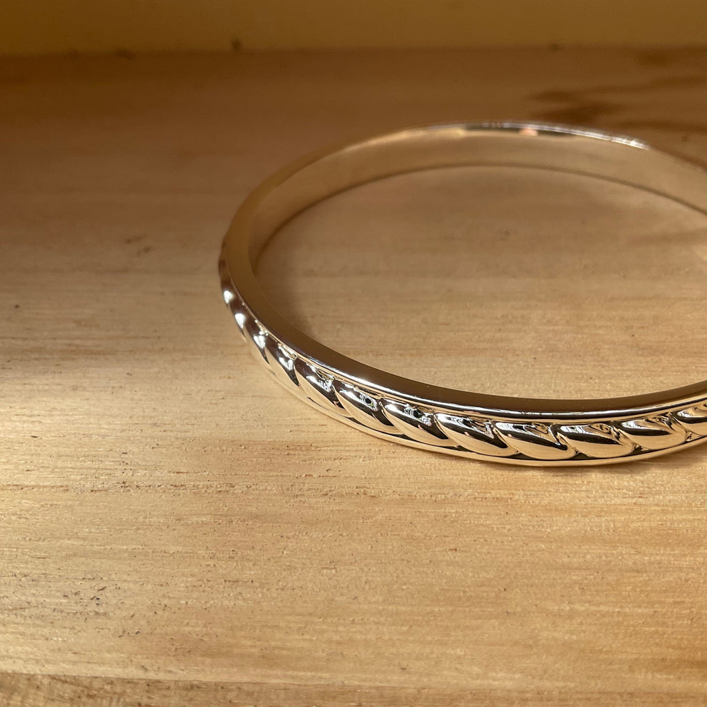 Twist detail bangle Silver LittleLintons